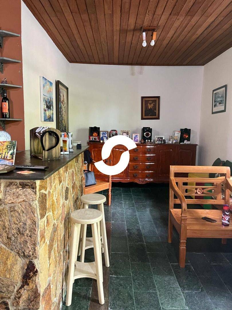 Casa à venda com 3 quartos, 187m² - Itaipu,Niterói