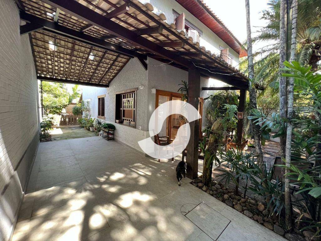 Casa à venda com 4 quartos, 240m² - Piratininga,Niterói