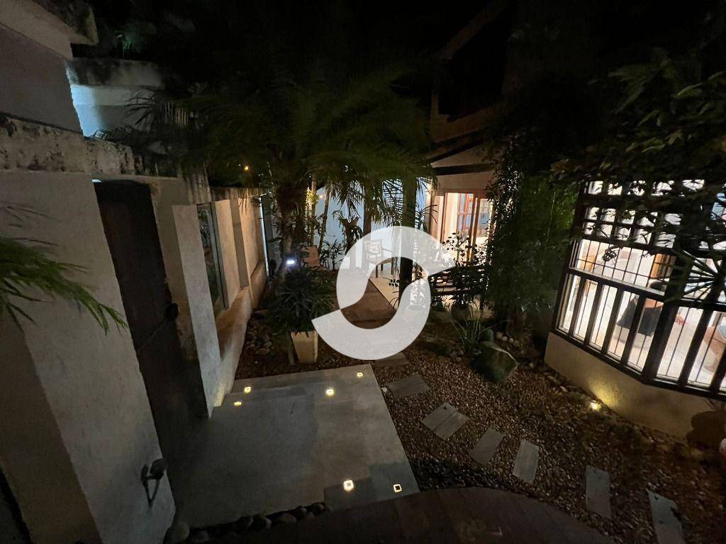 Casa à venda com 4 quartos, 240m² - Piratininga,Niterói