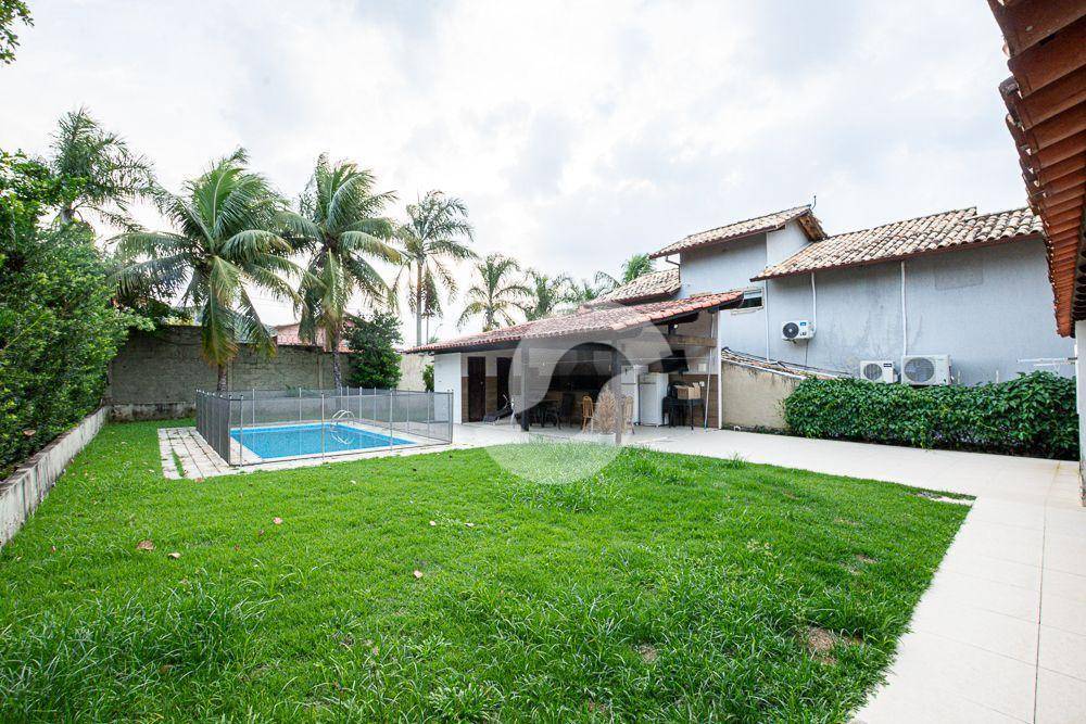 Casa à venda com 5 quartos, 400m² - Pendotiba,Niterói