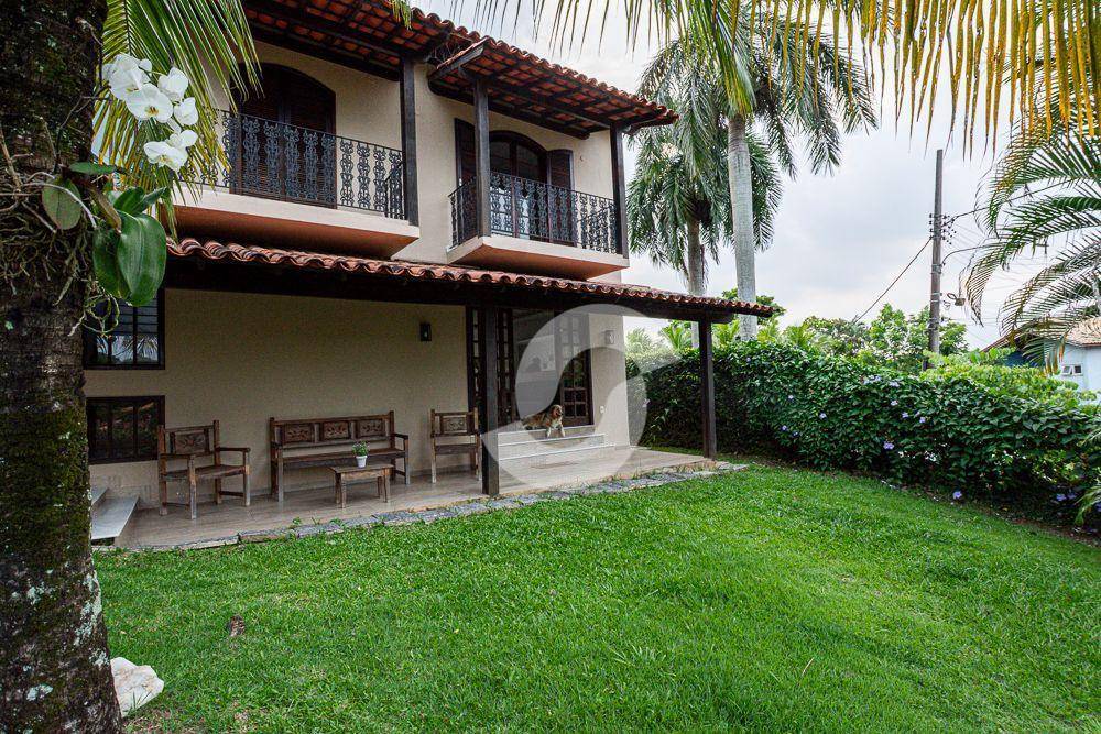 Casa à venda com 5 quartos, 400m² - Pendotiba,Niterói