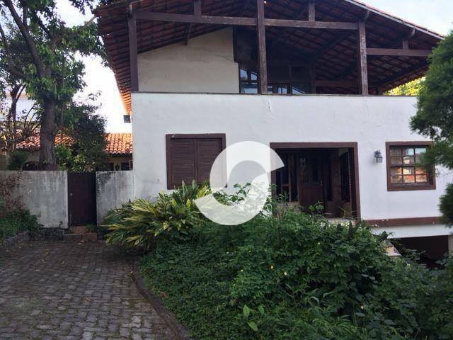 Casa à venda com 4 quartos, 550m² - Camboinhas,Niterói