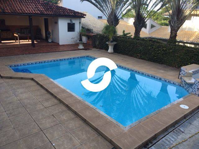 Casa à venda com 4 quartos, 550m² - Camboinhas,Niterói