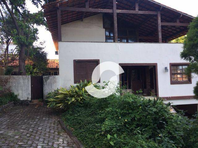 Casa à venda com 4 quartos, 550m² - Camboinhas,Niterói