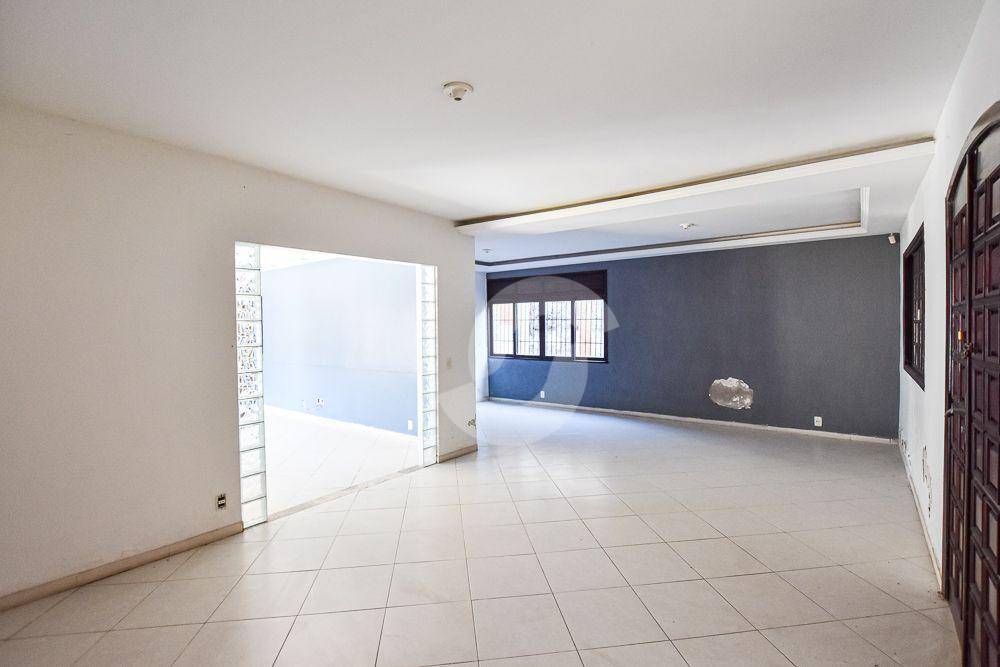 Casa à venda com 4 quartos, 216m² - Pendotiba,Niterói