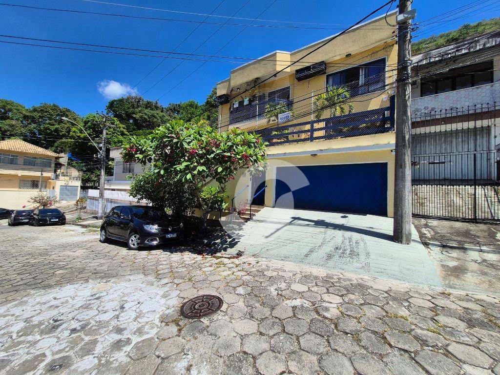 Casa à venda com 4 quartos, 195m² - São Francisco,Niterói