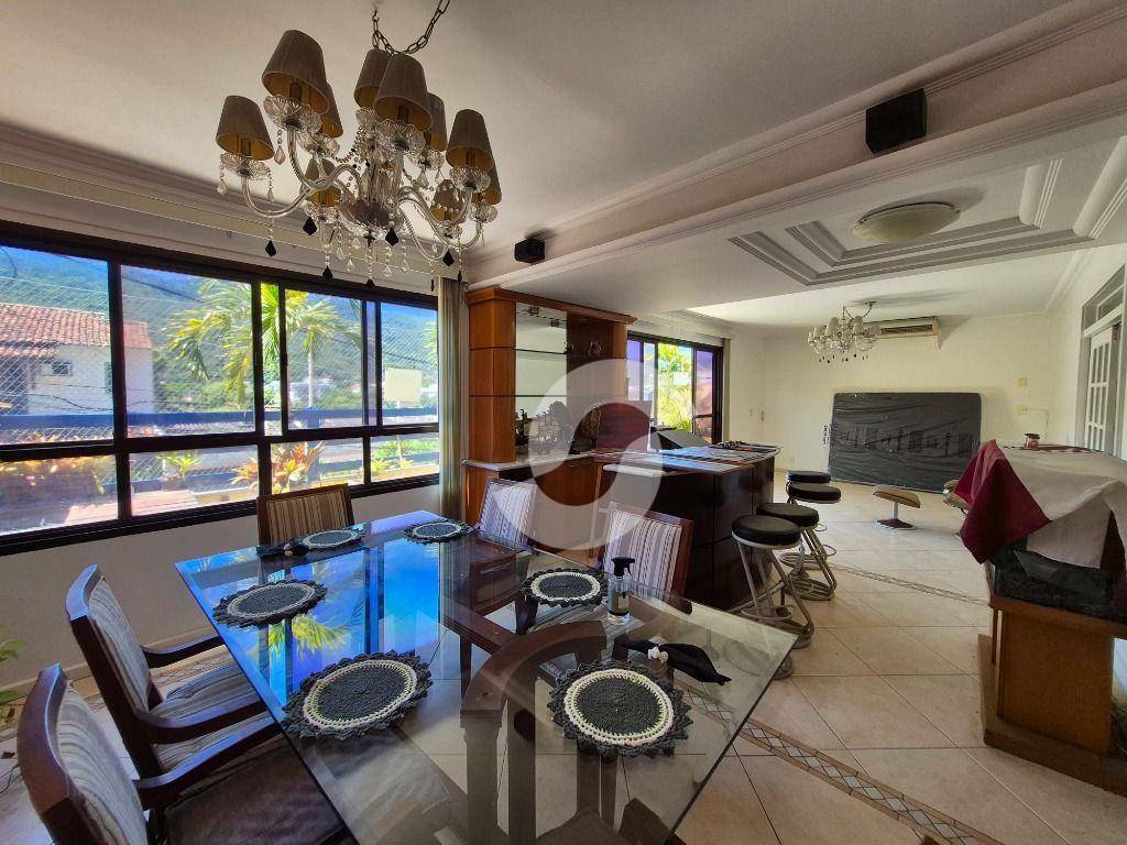 Casa à venda com 4 quartos, 195m² - São Francisco,Niterói