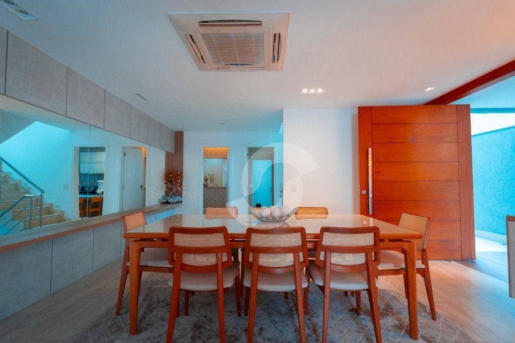 Casa à venda com 4 quartos, 250m² - Pendotiba,Niterói