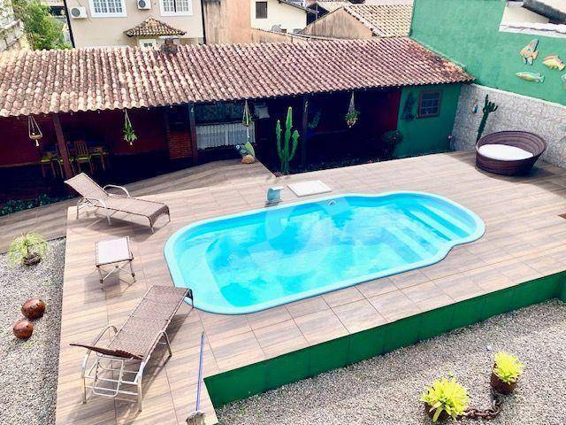 Casa à venda com 4 quartos, 525m² - Itaipu,Niterói
