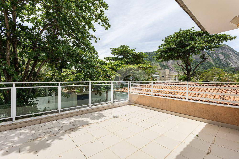 Casa à venda com 5 quartos, 357m² - Itacoatiara,Niterói