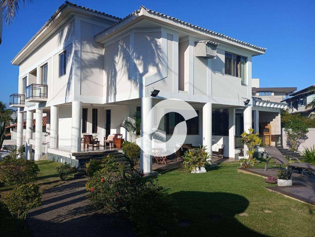  - Linda casa, 4 dormitórios à 100m da praia, 480 m² por R$ 3.500.000, - Camboinhas - Niterói/RJ