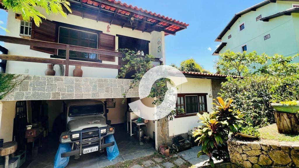 Casa à venda com 4 quartos, 450m² - Pendotiba,Niterói