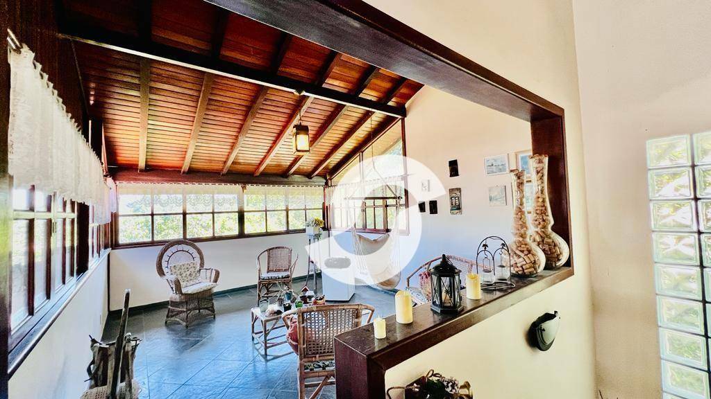 Casa à venda com 4 quartos, 450m² - Pendotiba,Niterói