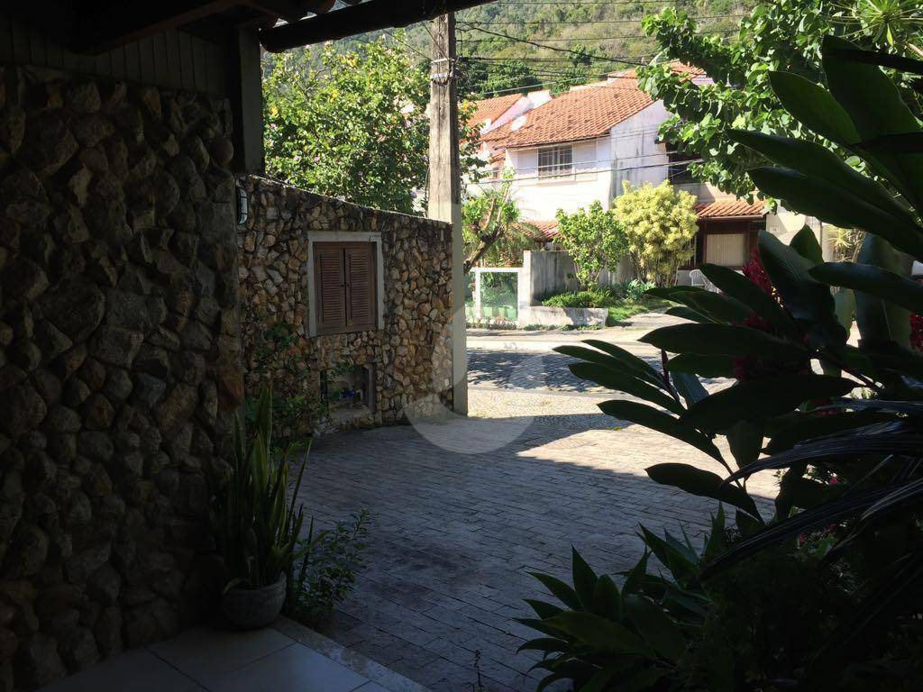 Casa à venda com 4 quartos, 200m² - São Francisco,Niterói