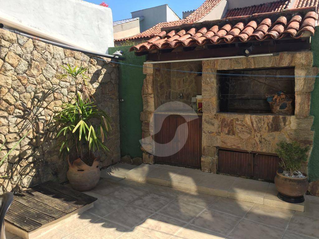 Casa à venda com 4 quartos, 200m² - São Francisco,Niterói