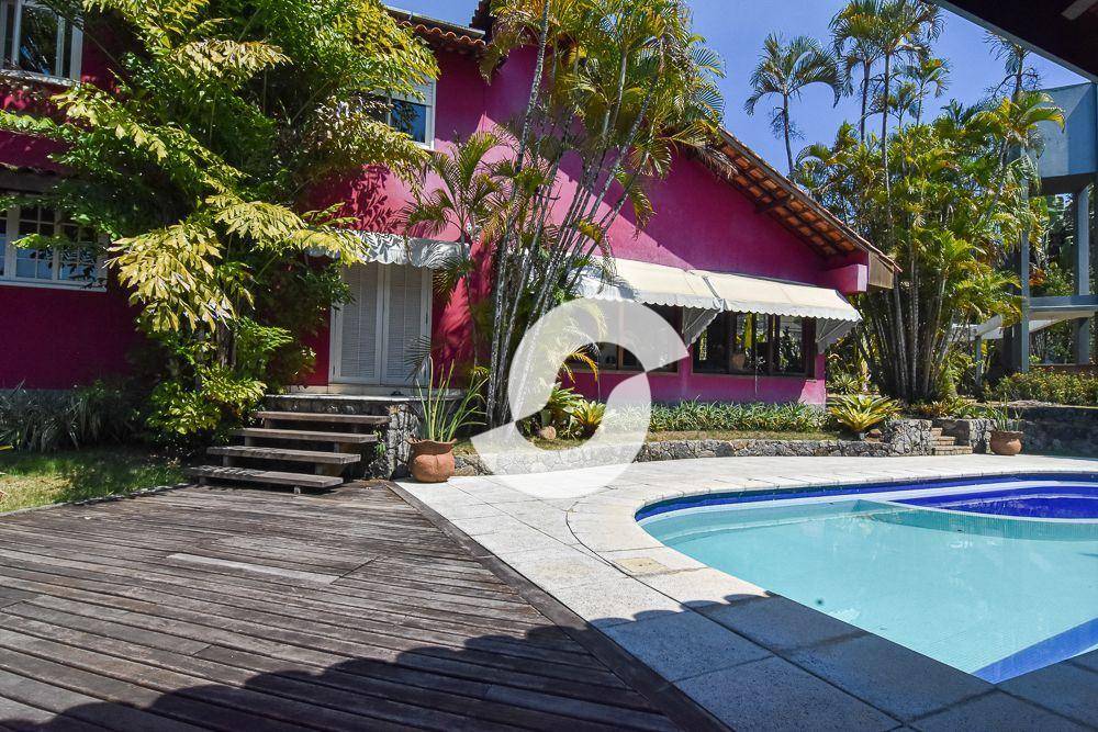 Casa à venda com 3 quartos, 477m² - Maria Paula,Niterói