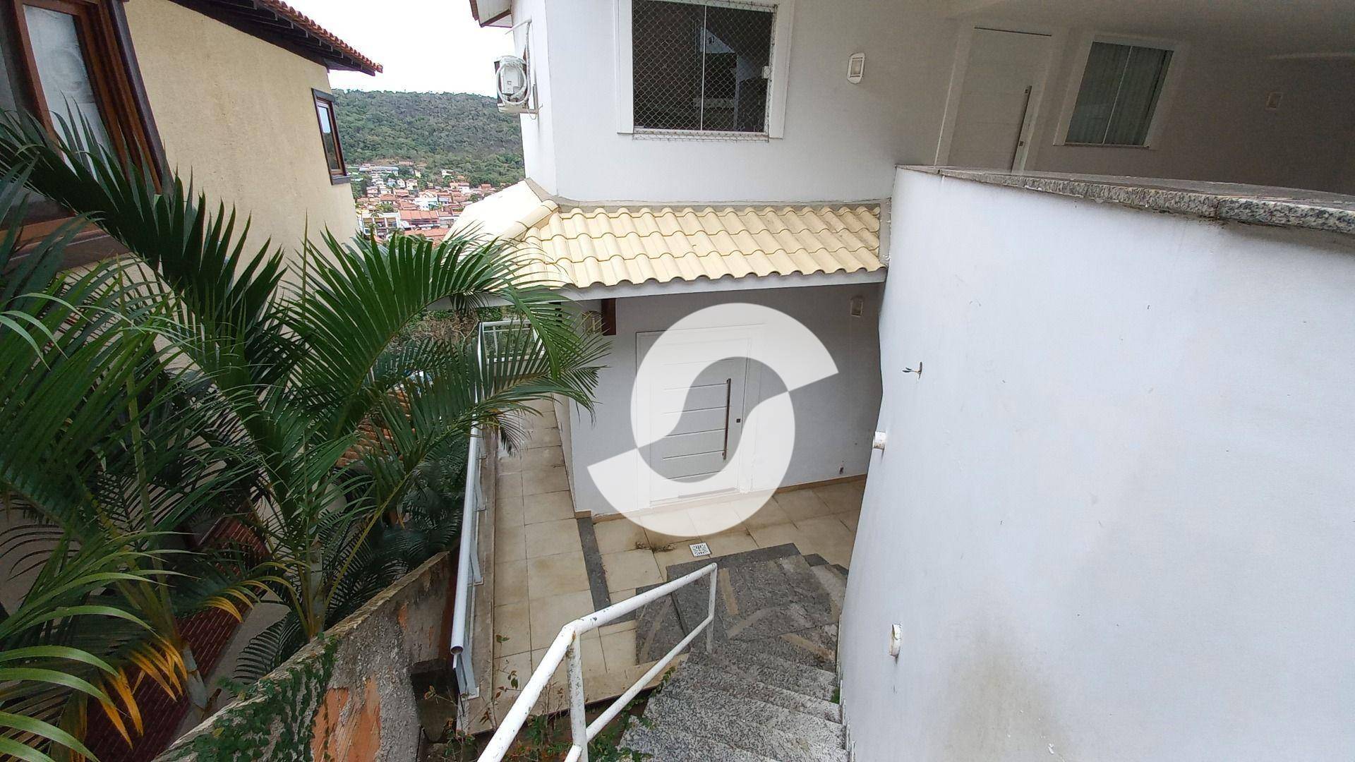  - Casa com 4 dormitórios à venda, 500 m² por R$ 1.600.000,00 - Piratininga - Niterói/RJ