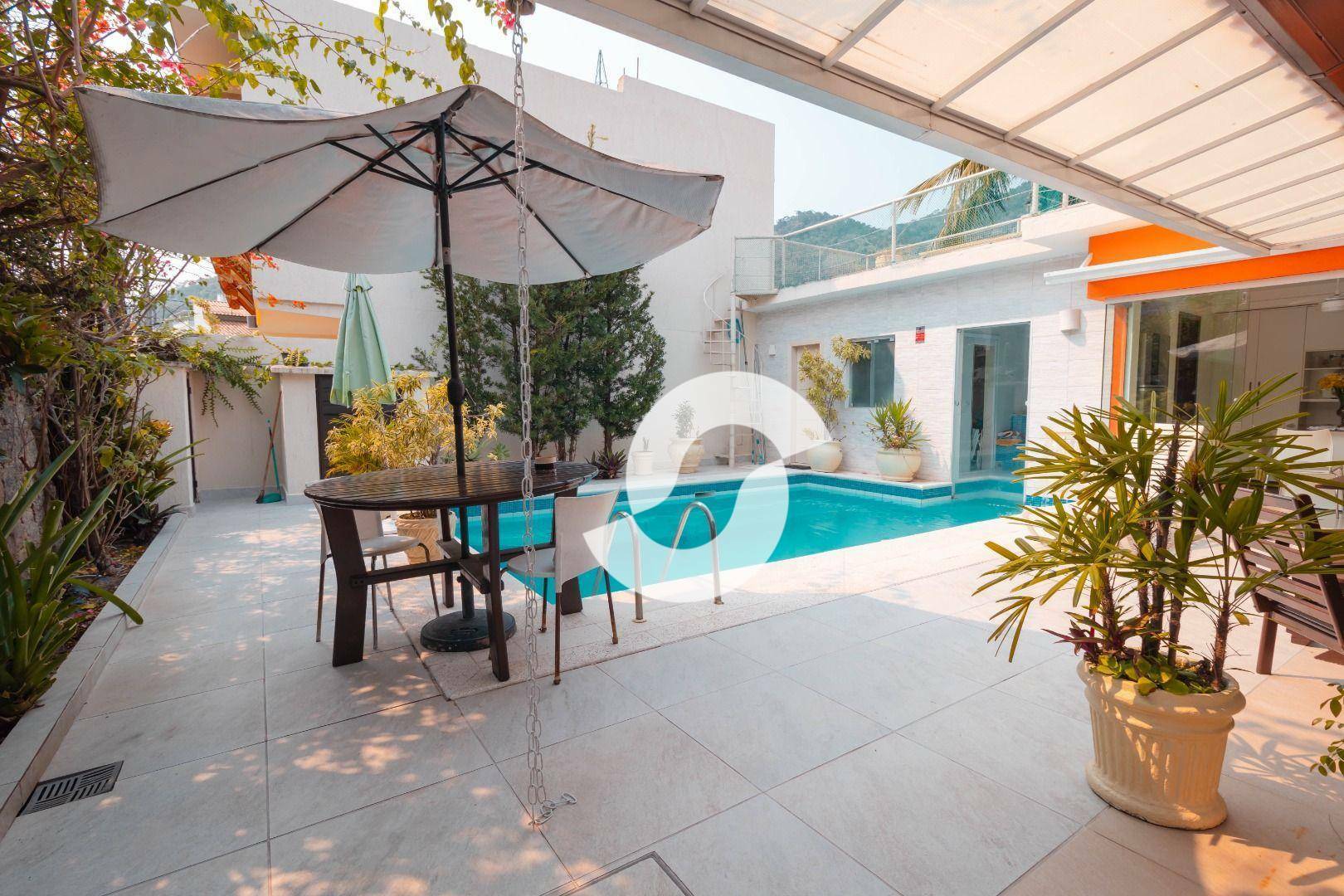 Casa à venda com 4 quartos, 400m² - São Francisco,Niterói