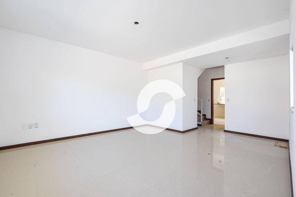 Casa à venda com 3 quartos, 360m² - Itaipu,Niterói