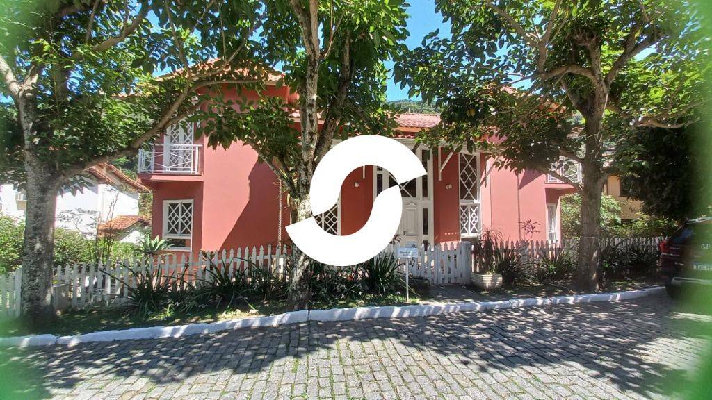 Casa à venda com 4 quartos, 350m² - Itaipu,Niterói