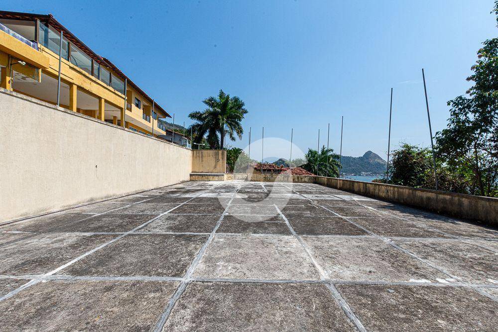 Casa à venda com 4 quartos, 500m² - Charitas,Niterói