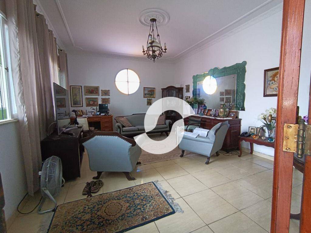 Casa à venda com 3 quartos, 156m² - São Francisco,Niterói