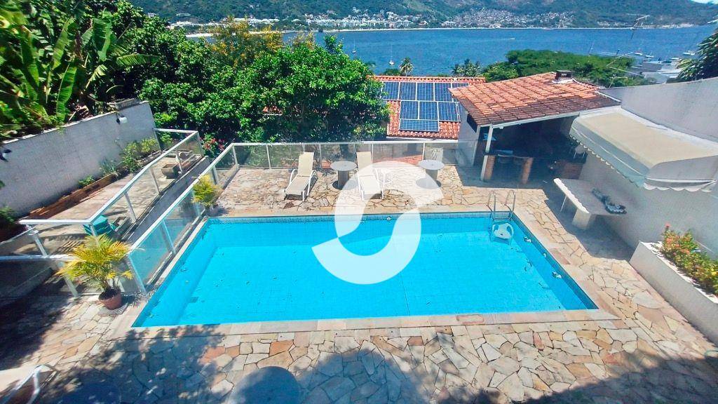 Casa à venda com 5 quartos, 440m² - São Francisco,Niterói