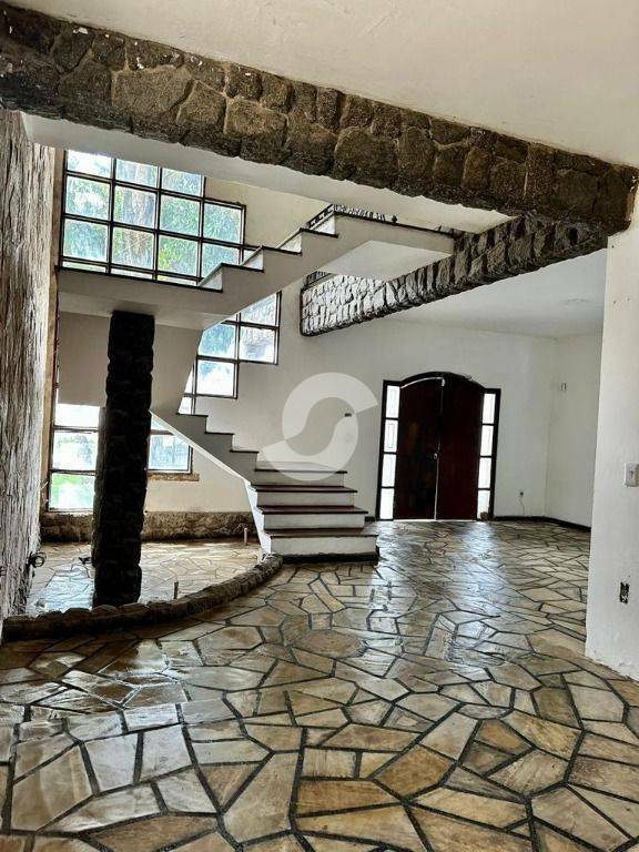 Casa à venda com 7 quartos, 360m² - Piratininga,Niterói