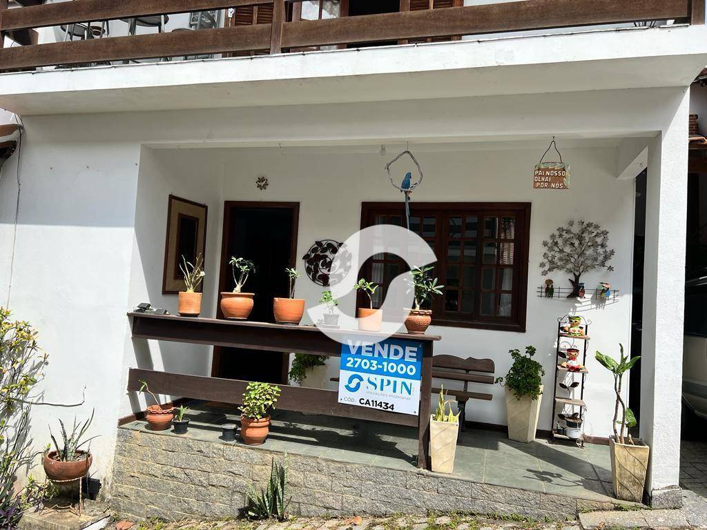 Casa à venda com 4 quartos, 174m² - Maria Paula,Niterói