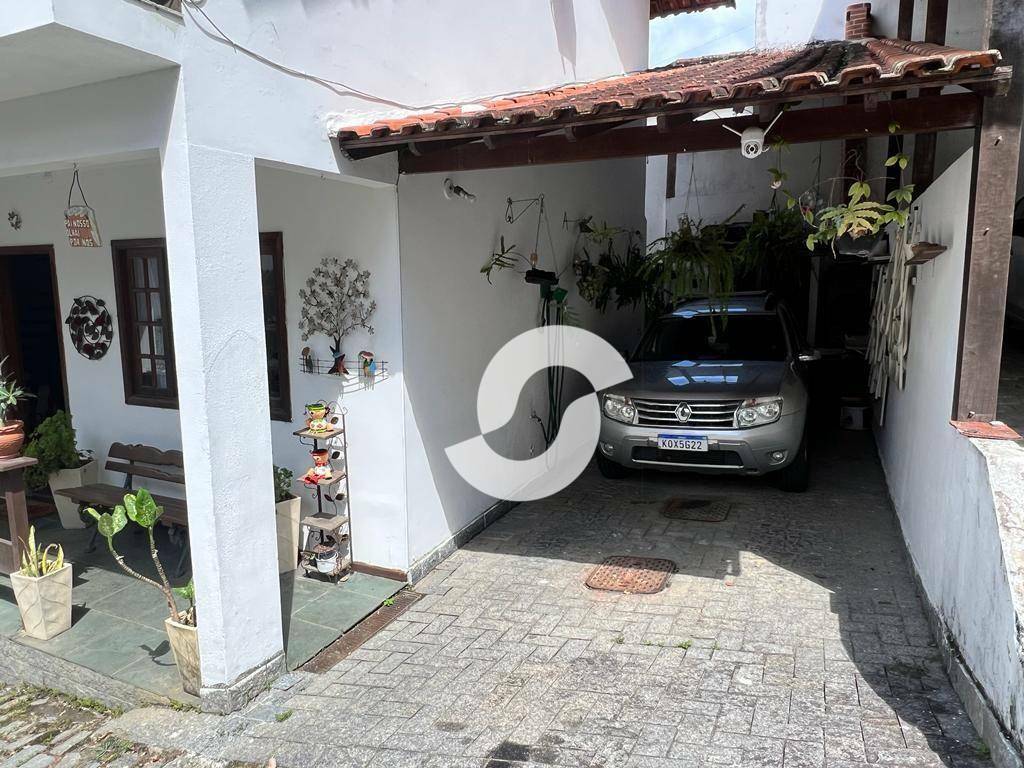  - Excelente Casa duplex, 4 quartos, 2 suítes à venda, 174 m² por R$540.000 - Maria Paula - Niterói/RJ
