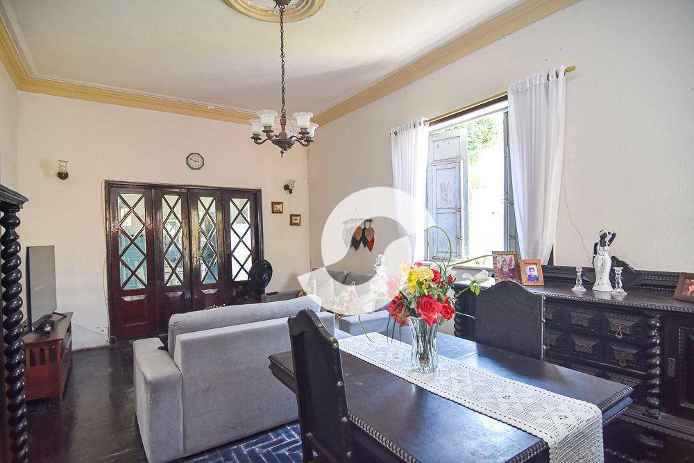 Casa à venda com 8 quartos, 500m² - Fonseca,Niterói
