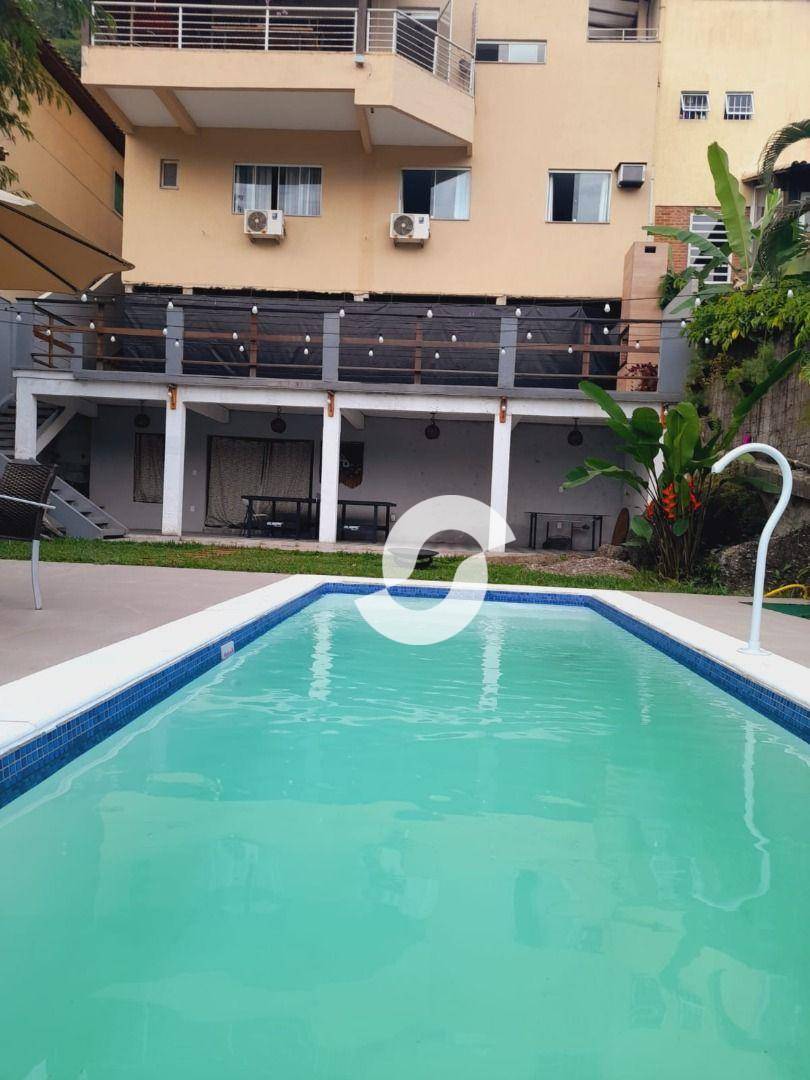 Casa à venda com 4 quartos, 545m² - São Francisco,Niterói