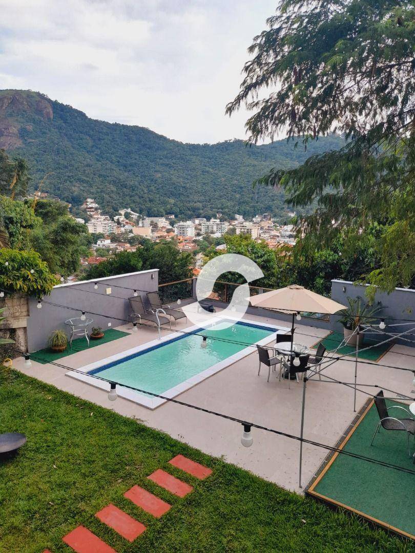 Casa à venda com 4 quartos, 545m² - São Francisco,Niterói