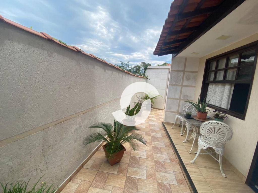 Casa à venda com 3 quartos, 120m² - Sape,Niterói