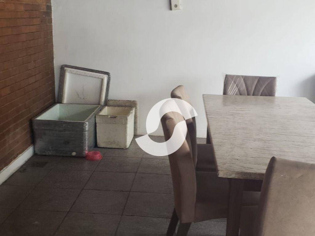 Casa à venda com 5 quartos, 270m² - São Francisco,Niterói