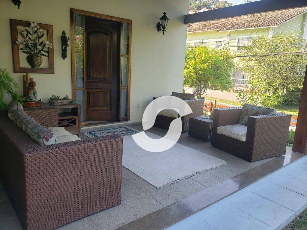Casa à venda com 3 quartos, 350m² - Pendotiba,Niterói