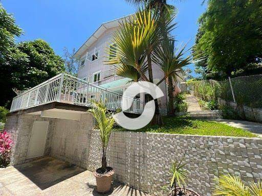 Casa à venda com 4 quartos, 308m² - Pendotiba,Niterói
