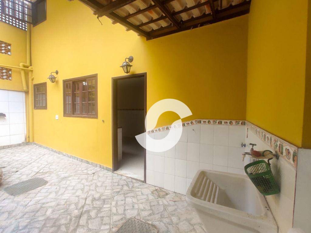 Casa à venda com 2 quartos, 134m² - Mata Paca,Niterói