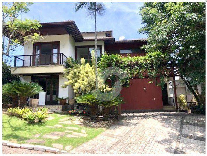 Casa à venda com 3 quartos, 300m² - Piratininga,Niterói