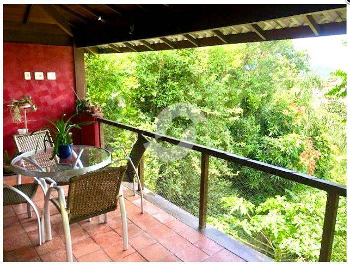 Casa à venda com 3 quartos, 300m² - Piratininga,Niterói