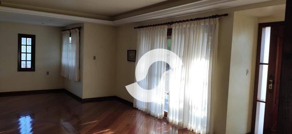 Casa à venda com 3 quartos, 400m² - Sape,Niterói