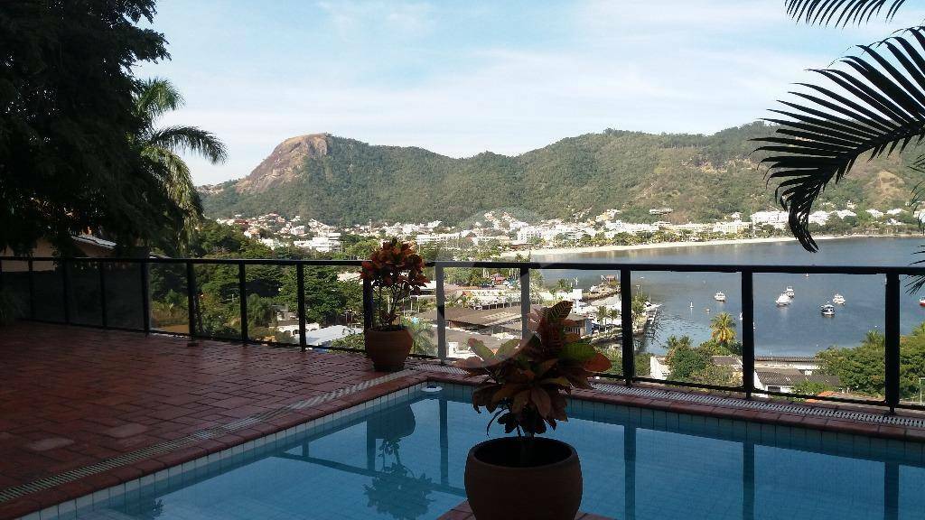 Casa à venda com 5 quartos, 590m² - São Francisco,Niterói