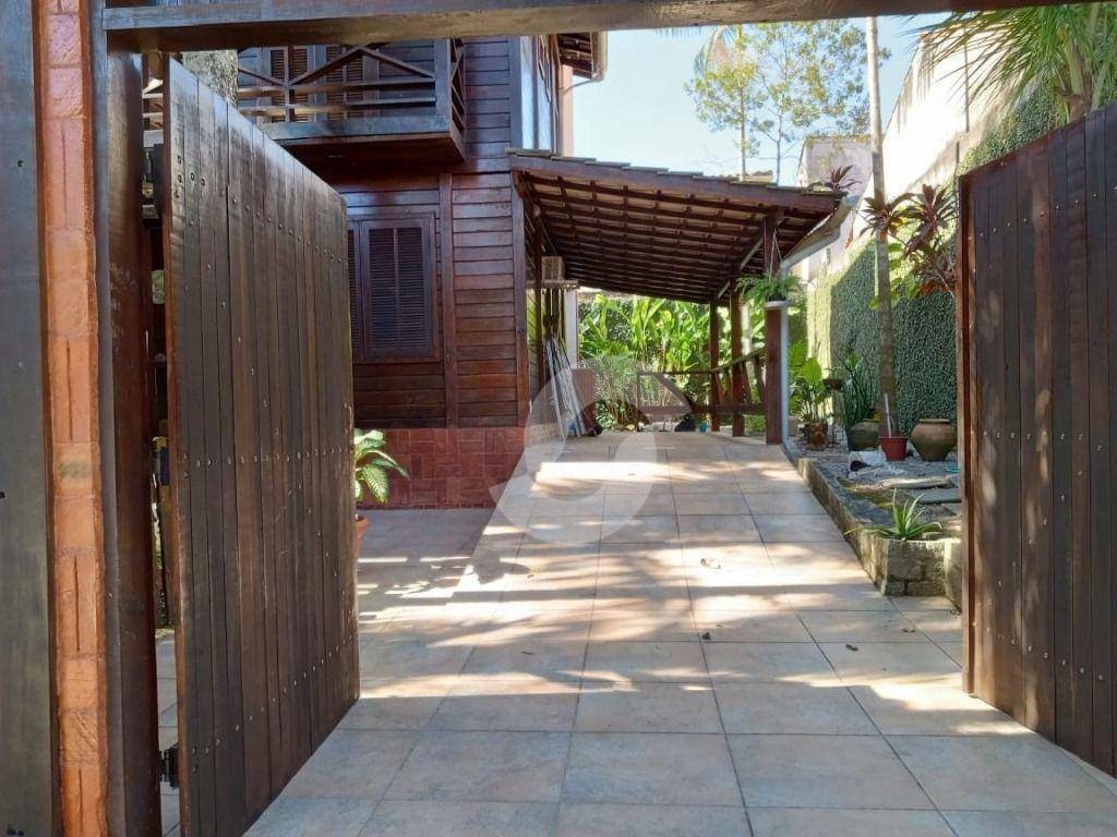 Casa à venda com 3 quartos, 240m² - Várzea das Moças,Niterói
