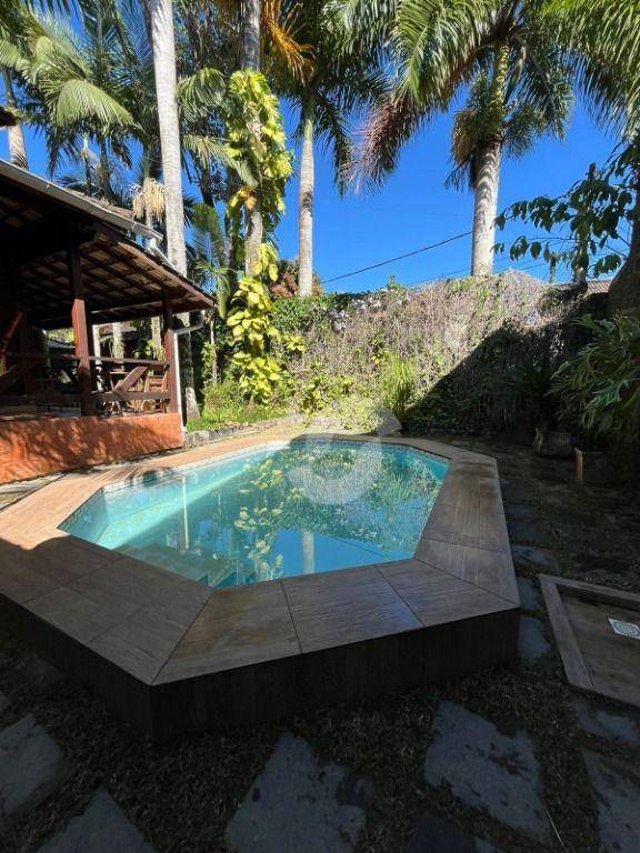 Casa à venda com 3 quartos, 240m² - Várzea das Moças,Niterói