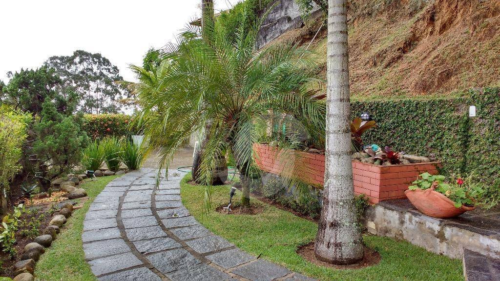  - Casa com 3 dormitórios à venda, 246 m² por R$ 850.000,00 - Pendotiba - Niterói/RJ