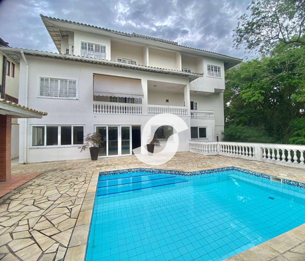 Casa à venda com 4 quartos, 595m² - Pendotiba,Niterói
