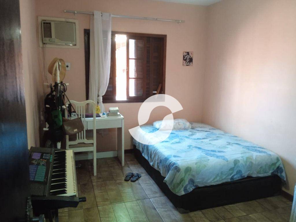 Casa à venda com 2 quartos, 97m² - Itaipu,Niterói