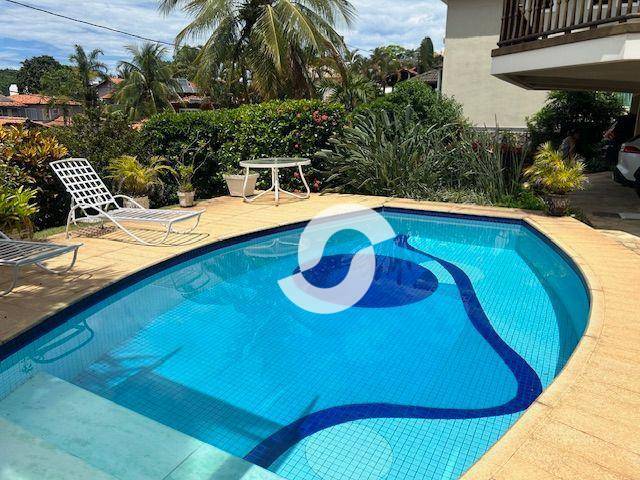 Casa à venda com 5 quartos, 550m² - Piratininga,Niterói