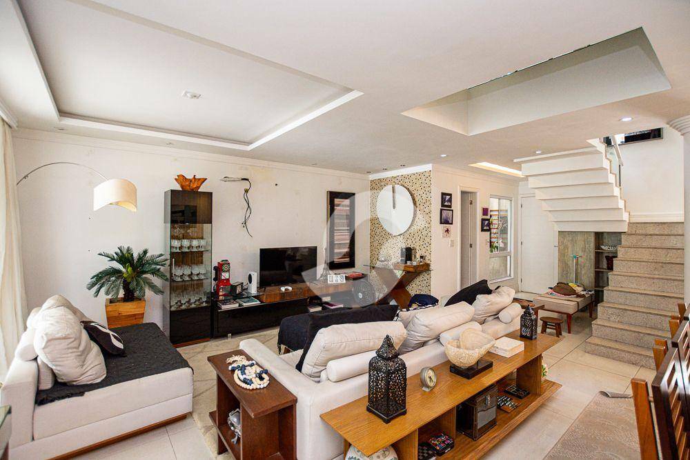 Casa à venda com 4 quartos, 250m² - Camboinhas,Niterói