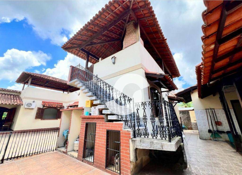 Casa à venda com 3 quartos, 353m² - Serra Grande,Niterói